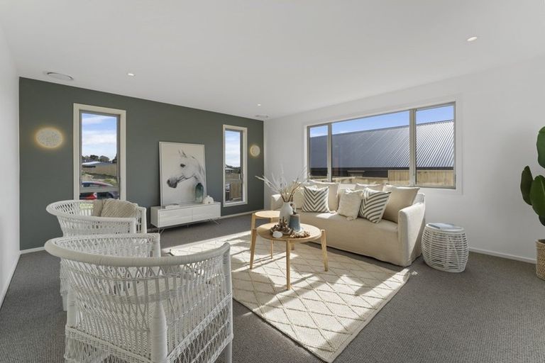 Photo of property in 18 Karearea Avenue, Waikanae, 5036