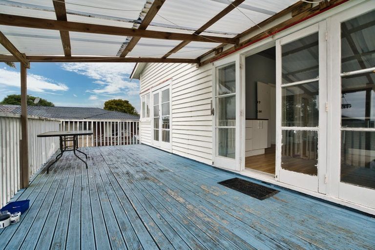 Photo of property in 3199 Great North Road, New Lynn, Auckland, 0600