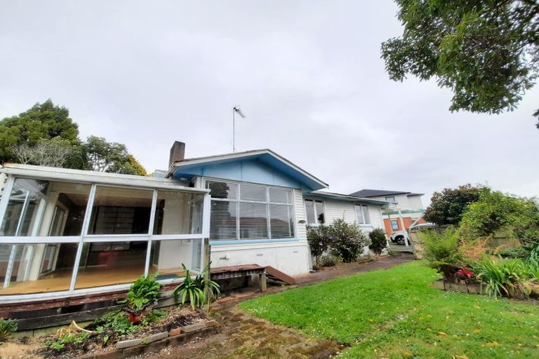 Photo of property in 43 Cutler Street, New Lynn, Auckland, 0600