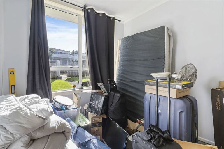 Photo of property in 22 Edgeworth Road, Glenfield, Auckland, 0629