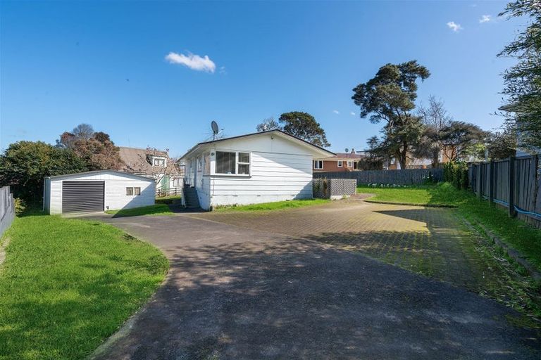 Photo of property in 18 Dellwood Avenue, Henderson, Auckland, 0612