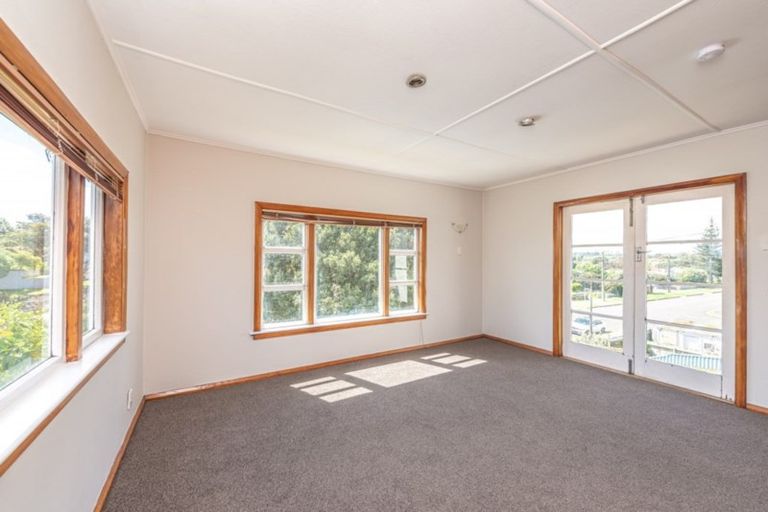 Photo of property in 50 Manuka Street, Castlecliff, Whanganui, 4501