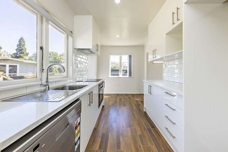 Photo of property in 51 Weymouth Road, Manurewa, Auckland, 2102