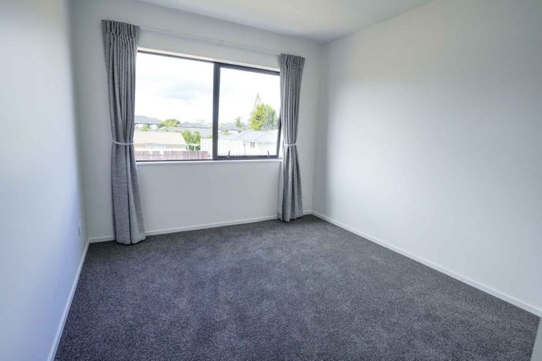 Photo of property in 8/19 Kingdale Road, Henderson, Auckland, 0610