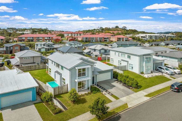 Photo of property in 21 Tyler Davies Drive, Red Beach, 0932