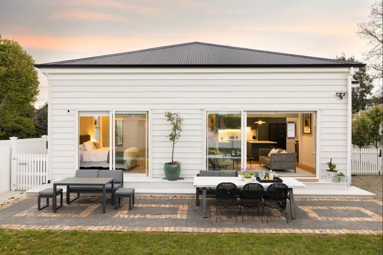 Photo of property in 114 Victoria Street, Cambridge, 3434