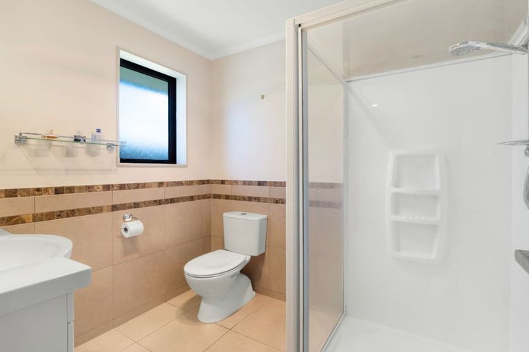 Photo of property in 47 Geneva Terrace, Kelvin Grove, Palmerston North, 4414