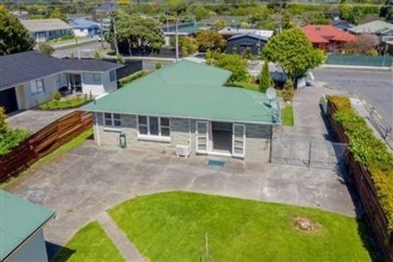 Photo of property in 25 Rimu Street, Waikanae, 5036