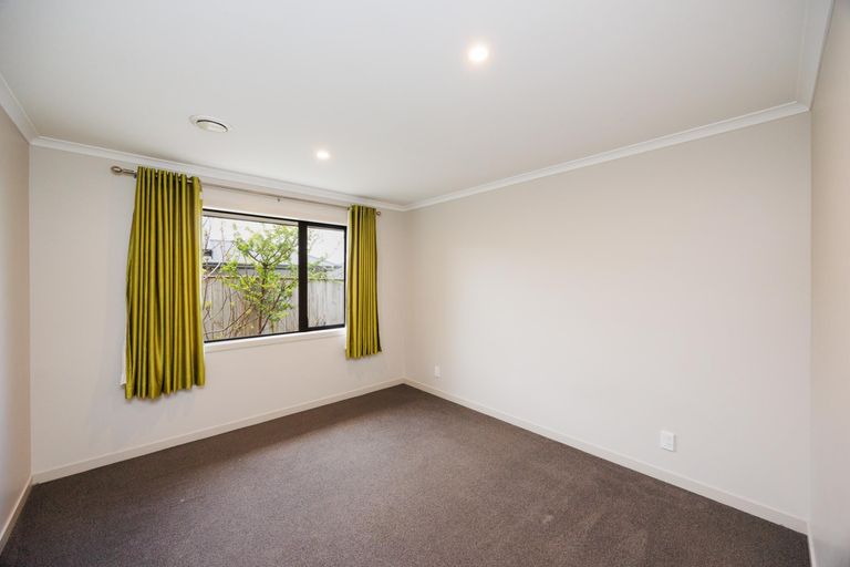 Photo of property in 8 Gibraltar Way, Fitzherbert, Palmerston North, 4410
