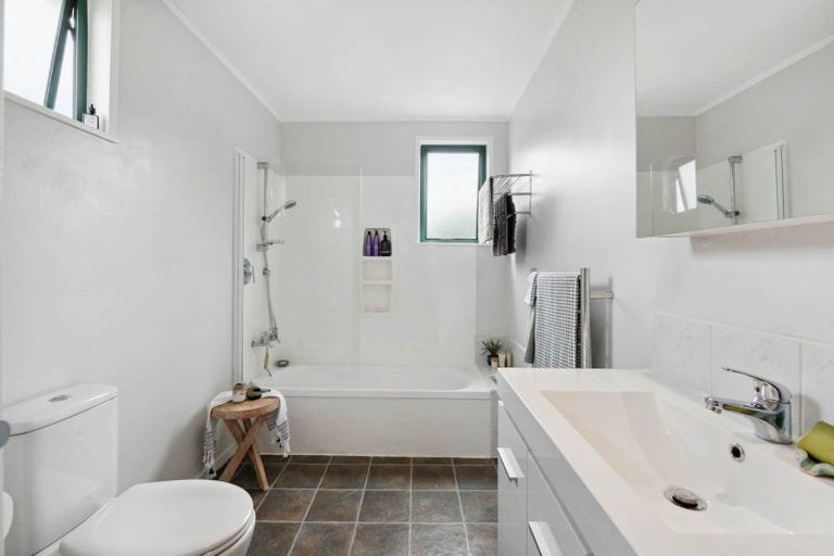 Photo of property in 23 Penton Road, Stanmore Bay, Whangaparaoa, 0932
