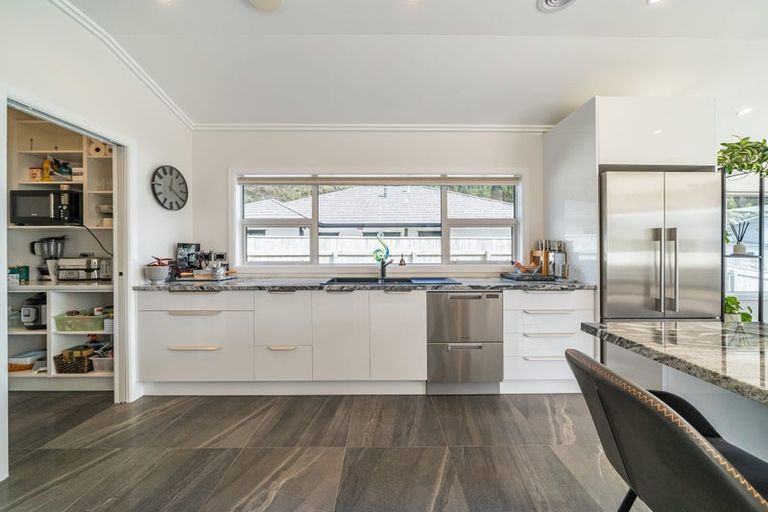 Photo of property in 62 Banks Boulevard, Whitby, Porirua, 5024