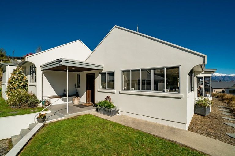Photo of property in 4 Hogan Lane, Wanaka, 9305