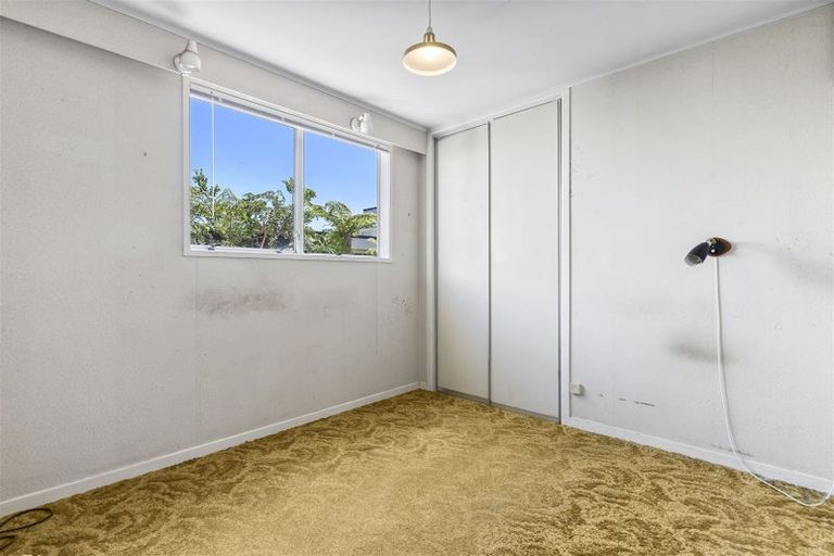 Photo of property in 42 Takutai Avenue, Half Moon Bay, Auckland, 2012