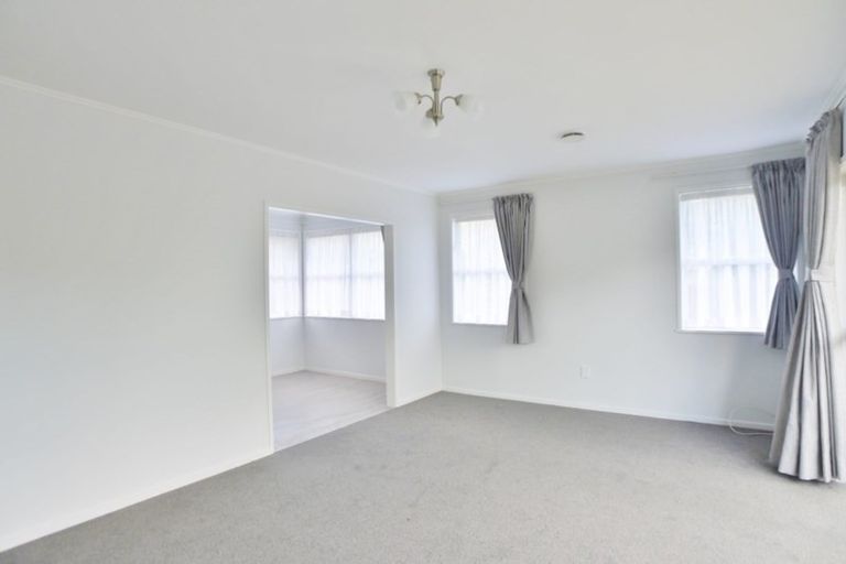 Photo of property in 63 Rehia Road, Massey, Auckland, 0614