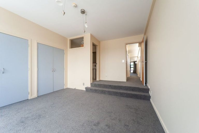 Photo of property in Endeavour Apartments, 125u8 Thorndon Quay, Pipitea, Wellington, 6011