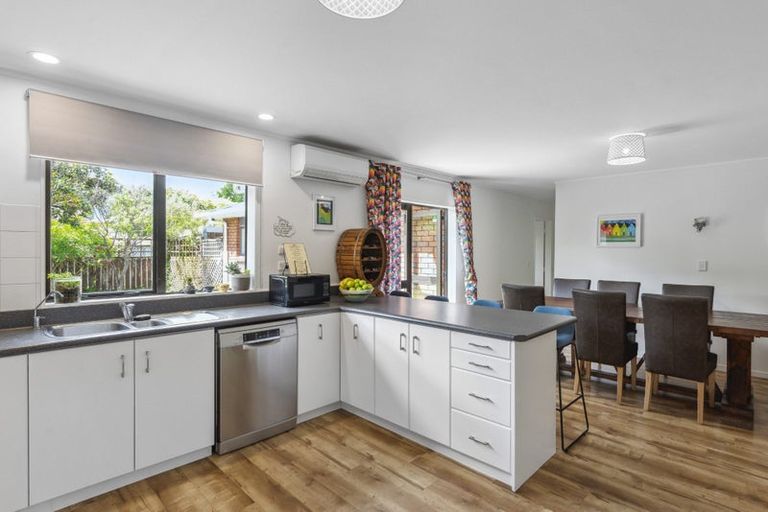 Photo of property in 30a Rata Road, Raumati Beach, Paraparaumu, 5032