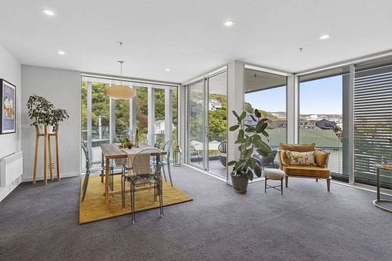 Photo of property in Alto Apartments, 2a/22 Telford Terrace, Oriental Bay, Wellington, 6011