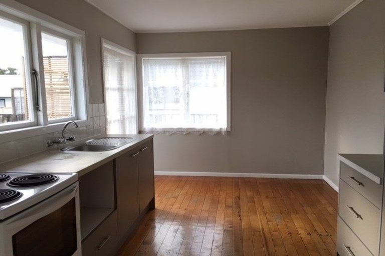 Photo of property in 47 Fairdene Avenue, Henderson, Auckland, 0610