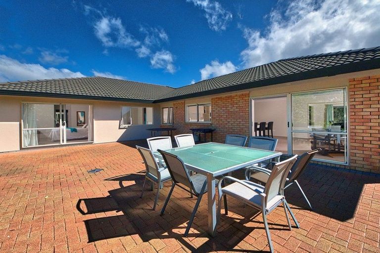 Photo of property in 22 Starlight Cove, Hobsonville, Auckland, 0618