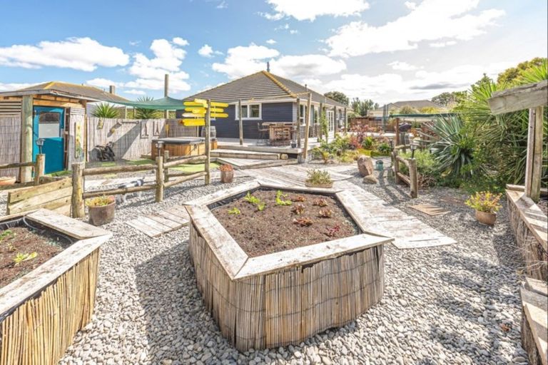 Photo of property in 52 Kowhai Street, Castlecliff, Whanganui, 4501