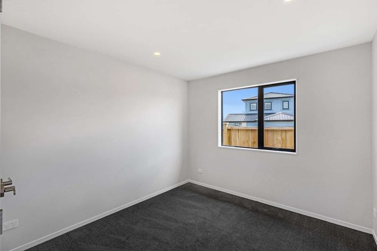 Photo of property in 4 Rorotu Avenue, Karaka, 2113