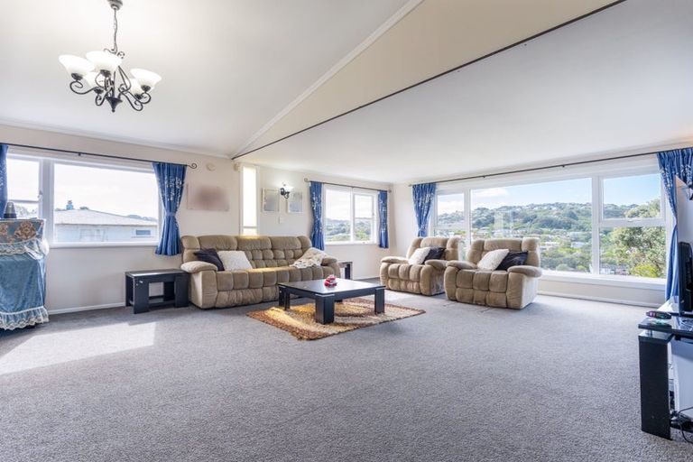 Photo of property in 63 Bassett Road, Johnsonville, Wellington, 6037