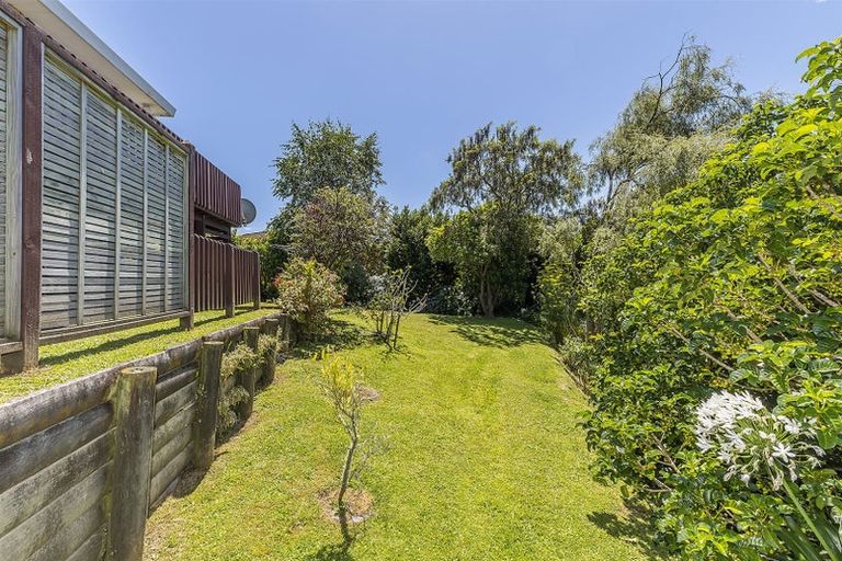 Photo of property in 17 Latitude Close, Whitby, Porirua, 5024