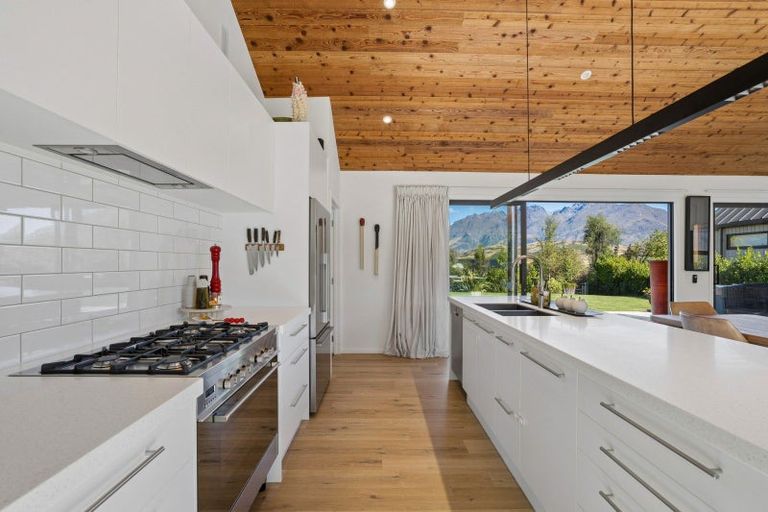 Photo of property in 4 Durness Court, Jacks Point, Queenstown, 9371