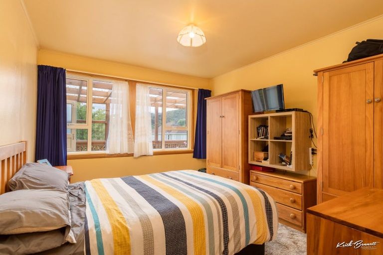 Photo of property in 3 Ingram Street, Naenae, Lower Hutt, 5011