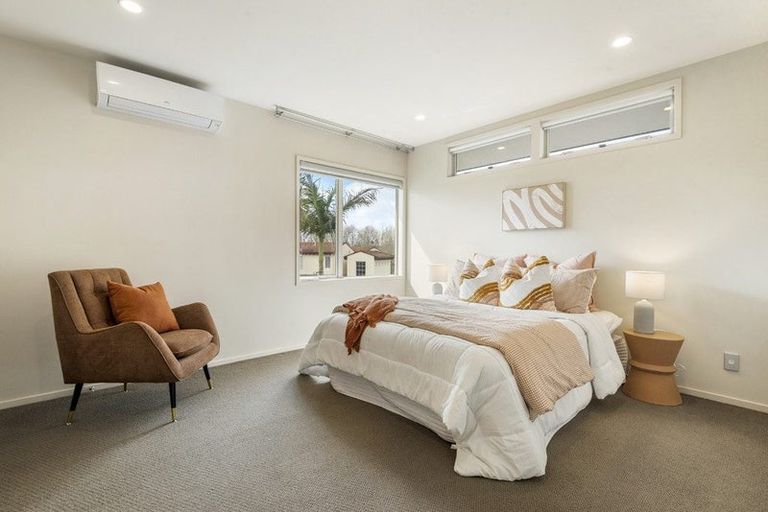 Photo of property in 19 English Oak Drive, Schnapper Rock, Auckland, 0632