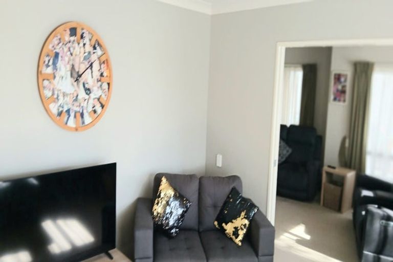 Photo of property in 66 Blackwood Drive, Wattle Downs, Auckland, 2103