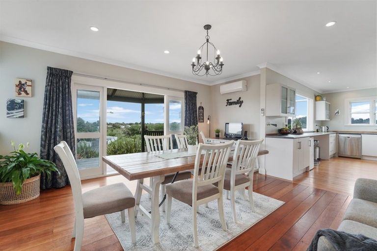 Photo of property in 2 Lambert Way, Paraparaumu, 5032