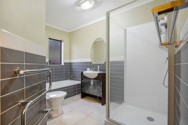 Photo of property in 15 Dovey Place, Massey, Auckland, 0614