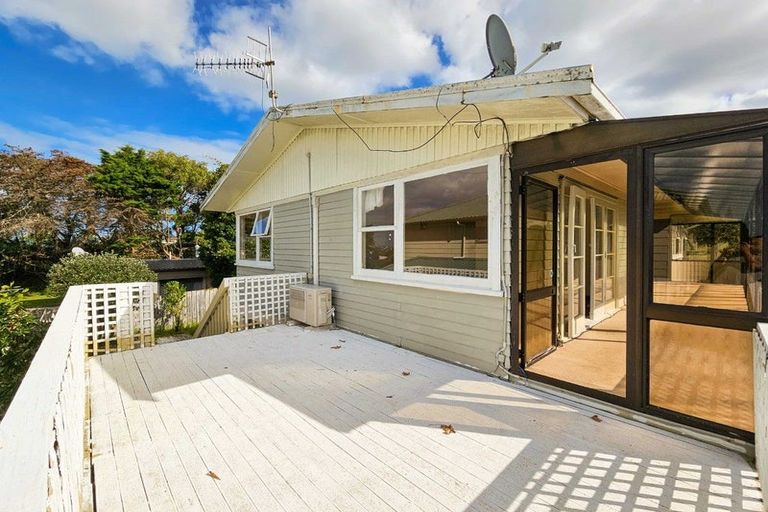 Photo of property in 2/12 Hamilton Place, Glenfield, Auckland, 0629