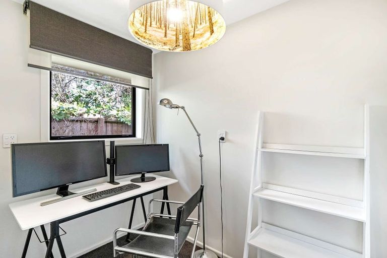 Photo of property in 8 Dulcie Place, Harewood, Christchurch, 8051