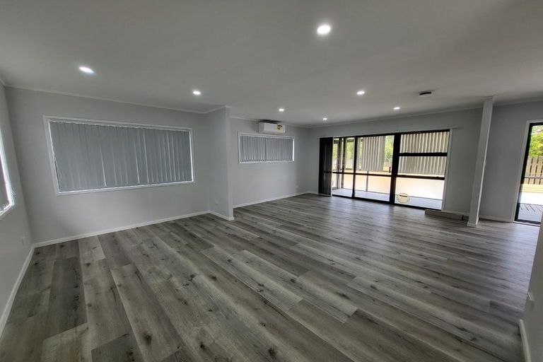 Photo of property in 19 Kapiti Place, Sunnynook, Auckland, 0620