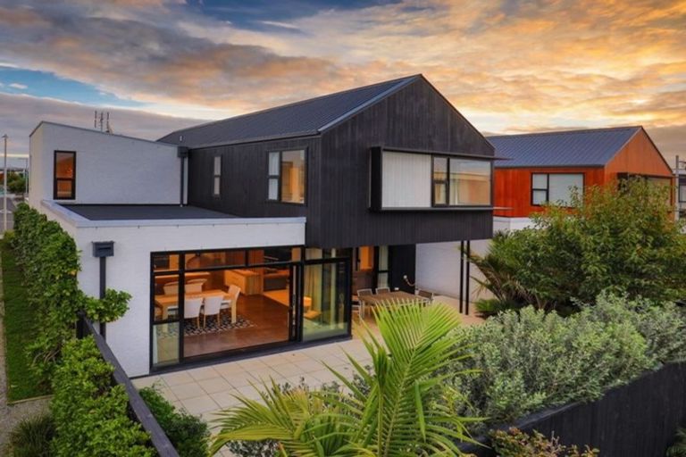 Photo of property in 8 Hastings Street, Hobsonville, Auckland, 0616