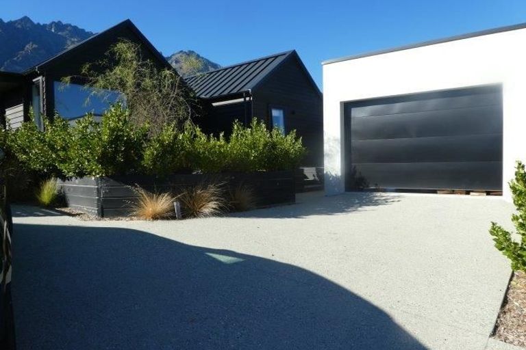 Photo of property in 5 Kokako Lane, Jacks Point, Queenstown, 9371