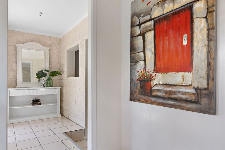 Photo of property in 1/21 Roadley Avenue, Sunnyhills, Auckland, 2010