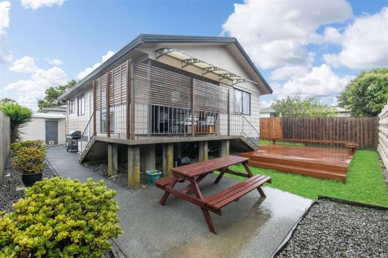 Photo of property in 9 Dalmatia Place, Henderson, Auckland, 0612