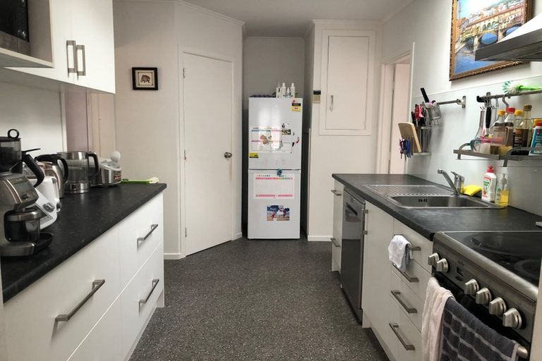 Photo of property in 6 Philip Place, Hillcrest, Auckland, 0627