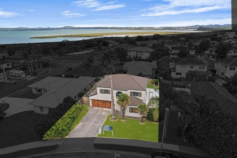 Photo of property in 10 Gunner Drive, Te Atatu Peninsula, Auckland, 0610