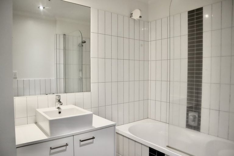 Photo of property in 302/277 Maunganui Road, Mount Maunganui, 3116