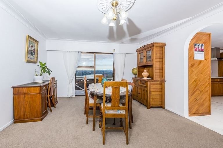 Photo of property in 157 Luckens Road, West Harbour, Auckland, 0618