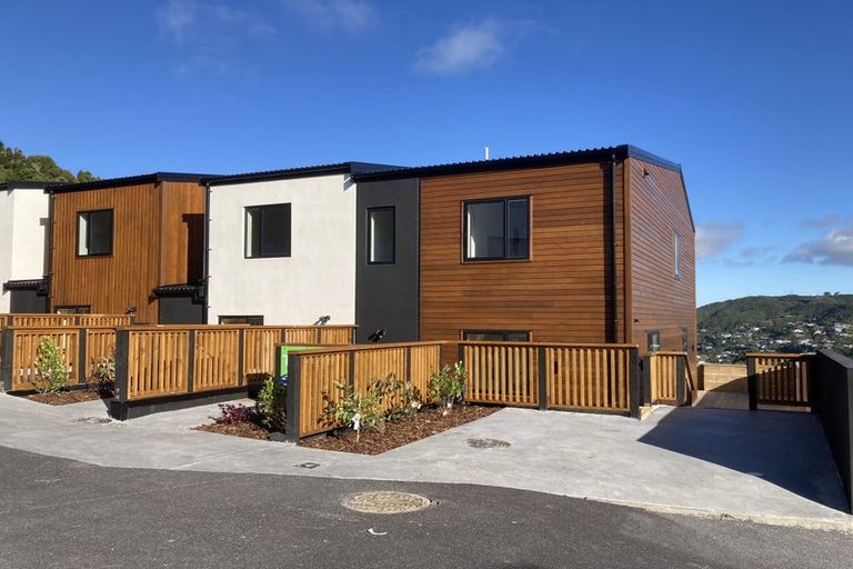 Photo of property in 28 Cathie Place, Karori, Wellington, 6012