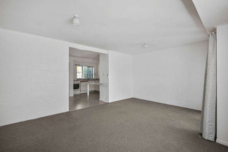 Photo of property in 2/2 Whitehead Road, Hastings, 4122