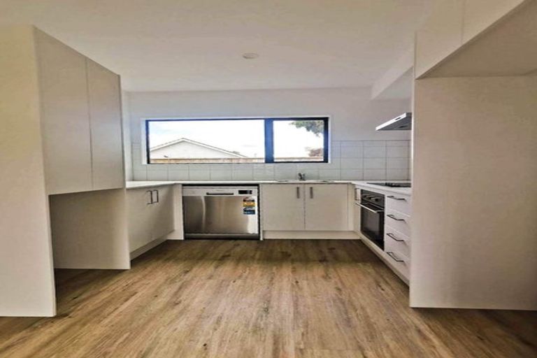 Photo of property in 22 Eileen Newey Place, Henderson, Auckland, 0612