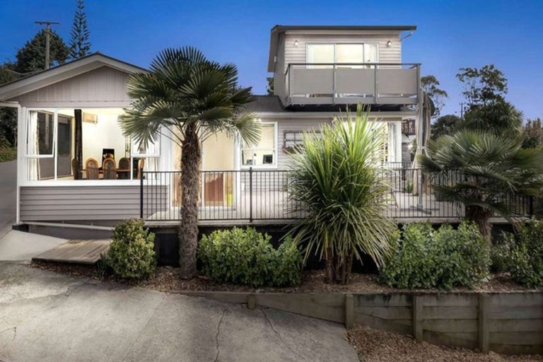 Photo of property in 79b Verbena Road, Birkdale, Auckland, 0626