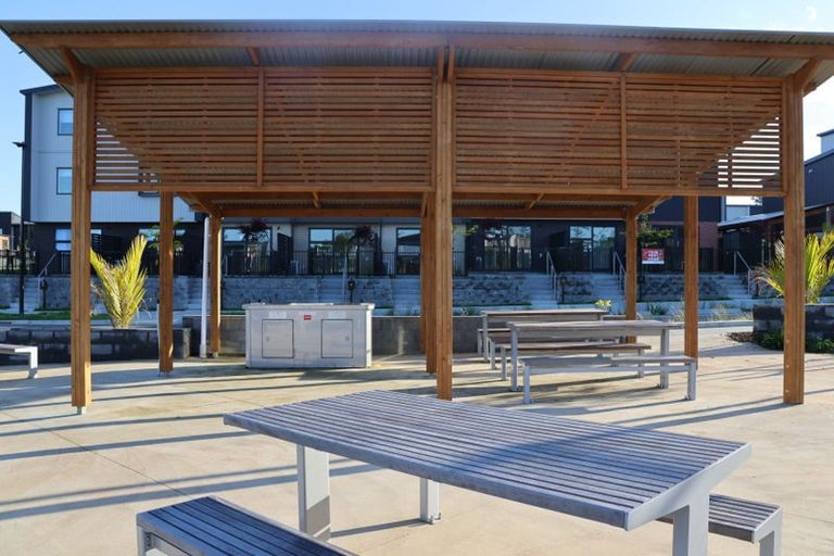 Photo of property in 37 Jabuka Street, Glen Eden, Auckland, 0602