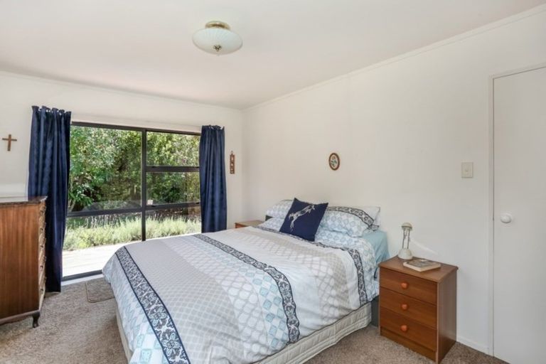 Photo of property in 6 Riverside Drive, Waiuku, 2123